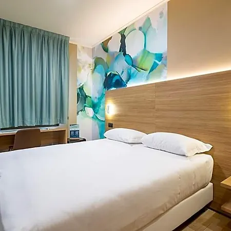 Wyndham Garden 4*